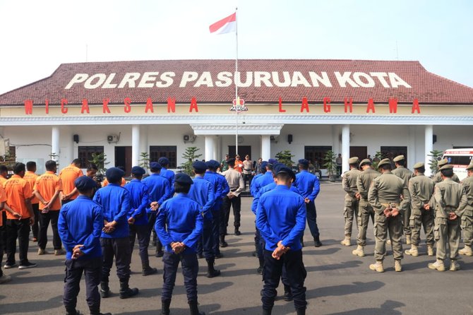 wawali kota pasuruan gelar apel pasukan dan peralatan