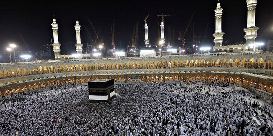 Arab Saudi Izinkan Warga Indonesia Perempuan Umrah Tanpa Mahram