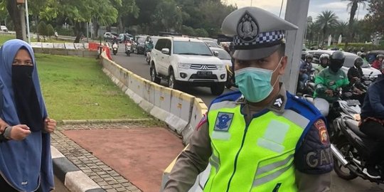 Detik-Detik Penangkapan Wanita Bawa Pistol di Depan Istana Negara