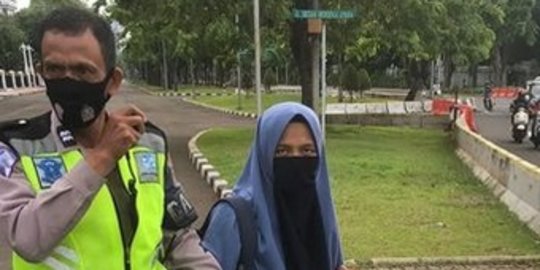 Selain Pistol,Ini Barang Bawaan Perempuan Nekat Terobos Istana Negara