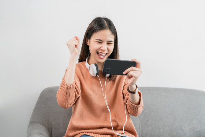 hiburan seru buat pencinta game modal nonton bisa menang hadiah ratusan juta rupiah
