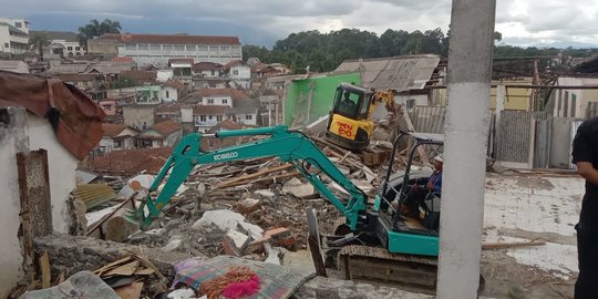Pemkot Bogor Bongkar Bangunan Liar Penyebab Longsor di Gang Barjo