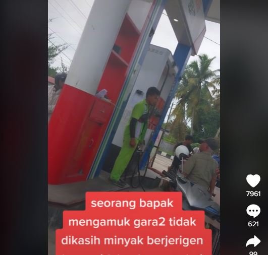 tak dilayani beli bbm pakai jerigen pria tua ini ngamuk di spbu