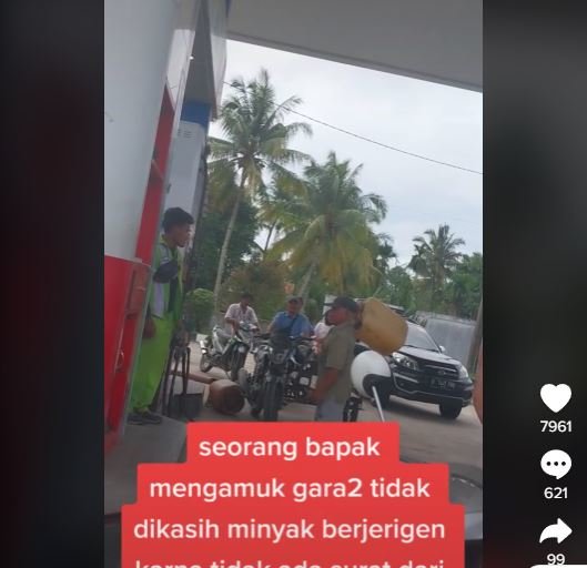 tak dilayani beli bbm pakai jerigen pria tua ini ngamuk di spbu