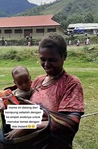 bikin terharu ibu di papua tukarkan 1 kantong tomat agar anak anaknya bisa makan mi