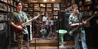 Grup Band The Lucky Laki Kembali Eksis, Intip Aksi Panggung Al, El, dan Dul