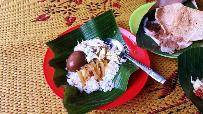 nasi liwet di pusat kuliner eks shelter manahan solo