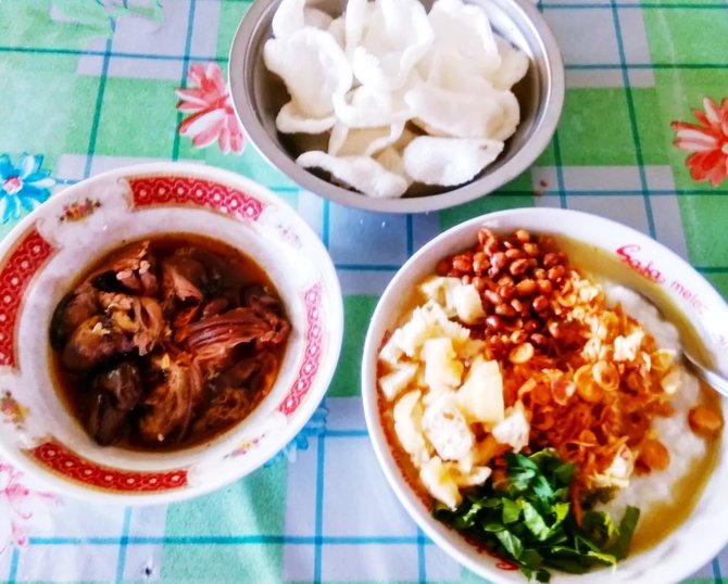 bubur ayam bandung 93 di pusat kuliner eks shelter manahan solo