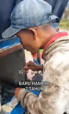 selama 7 tahun pria asli boyolali ini jauh jauh jualan pentol di pedalaman papua