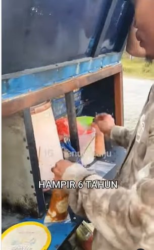 selama 7 tahun pria asli boyolali ini jauh jauh jualan pentol di pedalaman papua
