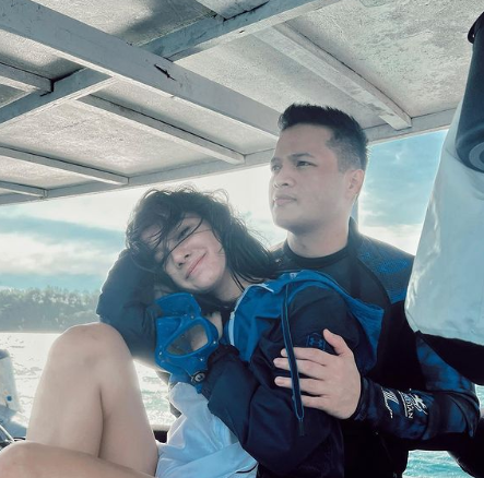 intip potret kebersamaan naysilla mirdad dan kekasihnya tampil kompak dan romantis