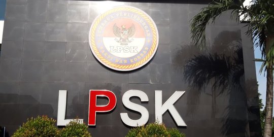 Kuasa Hukum AKBP Doddy dan Linda Serahkan Berkas Lanjutan Permohonan JC