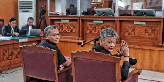 Ramai-Ramai Tunjuk Hidung Ferdy Sambo