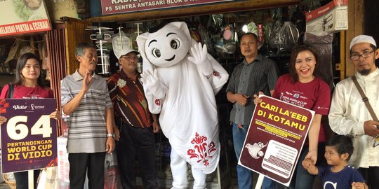 La'eeb si Maskot Piala Dunia 2022 Sambangi Pasar Sentra Antasari Banjarmasin
