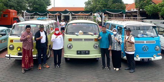 Gus Ipul Sambut Kedatangan Ratusan Pecinta VW dan Vespa di Kota Pasuruan