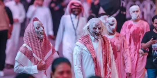 Warga Arab Saudi Antusias Rayakan Halloween di Riyadh