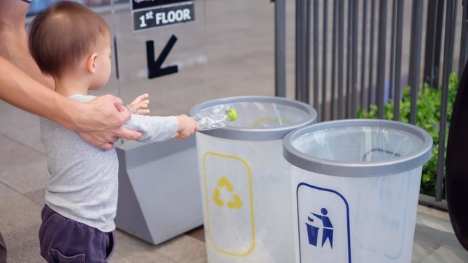 ilustrasi anak membuang sampah