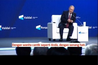 tak sembarang orang wanita indonesia bicara dengan presiden putin amp dipuji cantik