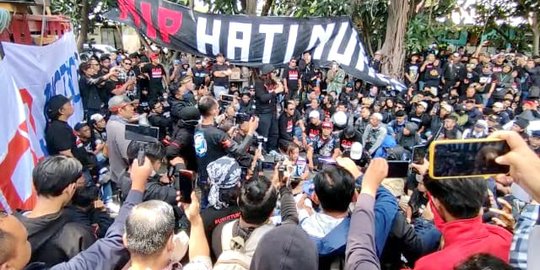 Geruduk Kejaksaan, Aremania Desak Penerapan Pasal Pembunuhan dalam Tragedi Kanjuruhan