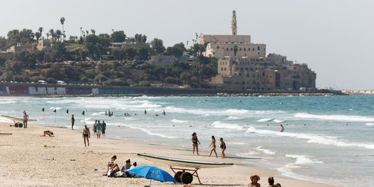 2 Juta Ton Mikroplastik Cemari Pantai di Israel, Paling Banyak dari Kemasan Makanan