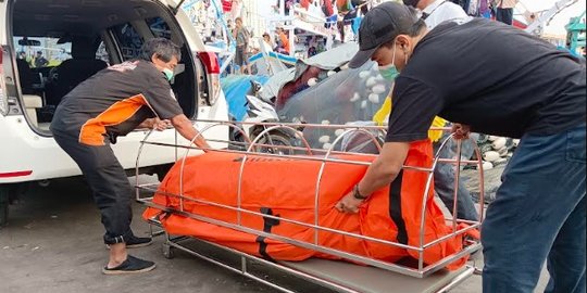 Mayat Tanpa Identitas Ditemukan Dalam Tangki Solar Kapal Motor di Muara Angke