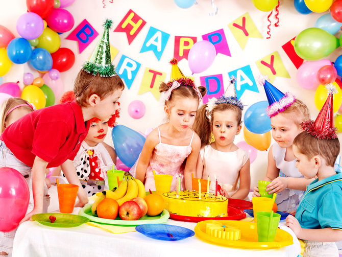 ilustrasi pesta ulang tahun anak