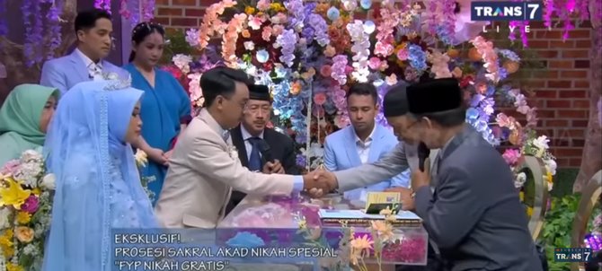 Raffi Ahmad Beri Kejutan Untuk Fans, Jadi Saksi Nikah Dan Beri Hadiah ...