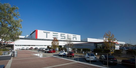 Dongkrak Kapasitas Produksi Pabrik AS, Tesla Mempekerjakan 200 Engineer dari China