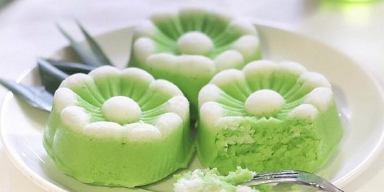 5 Cara Membuat Kue Putu Tanpa Bambu, Gunakan Bahan Sederhana & Praktis
