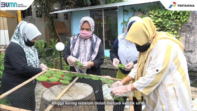 keripik sirih di kampung mekarsari tangerang