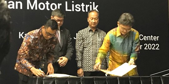 ION Mobility dan PLN Kerja Sama Bangun Stasiun Pengisian Daya Motor Listrik