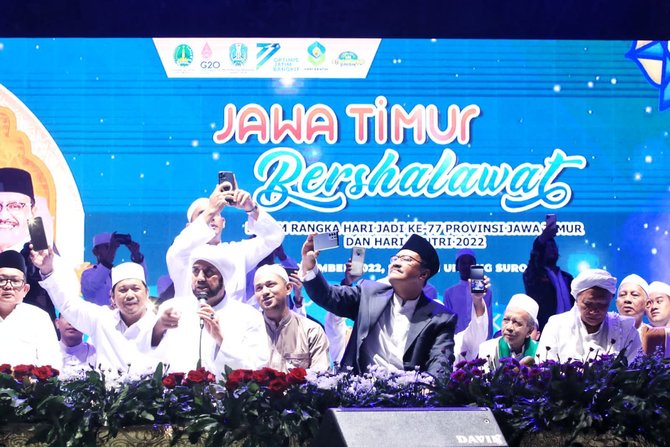 pemkot pasuruan gelar selawat bersama habib syech