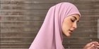 5 Potret Paula Verhoeven Pakai Hijab saat Umrah, Curi Perhatian