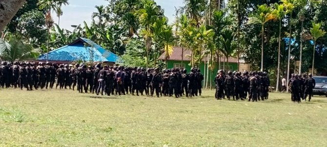 suasana di jalan menuju rumah lukas enembe