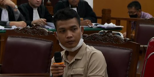 Cerita ART Ferdy Sambo Bersihkan Darah Brigadir J: Ada Gerombolan Orang Angkat Mayat