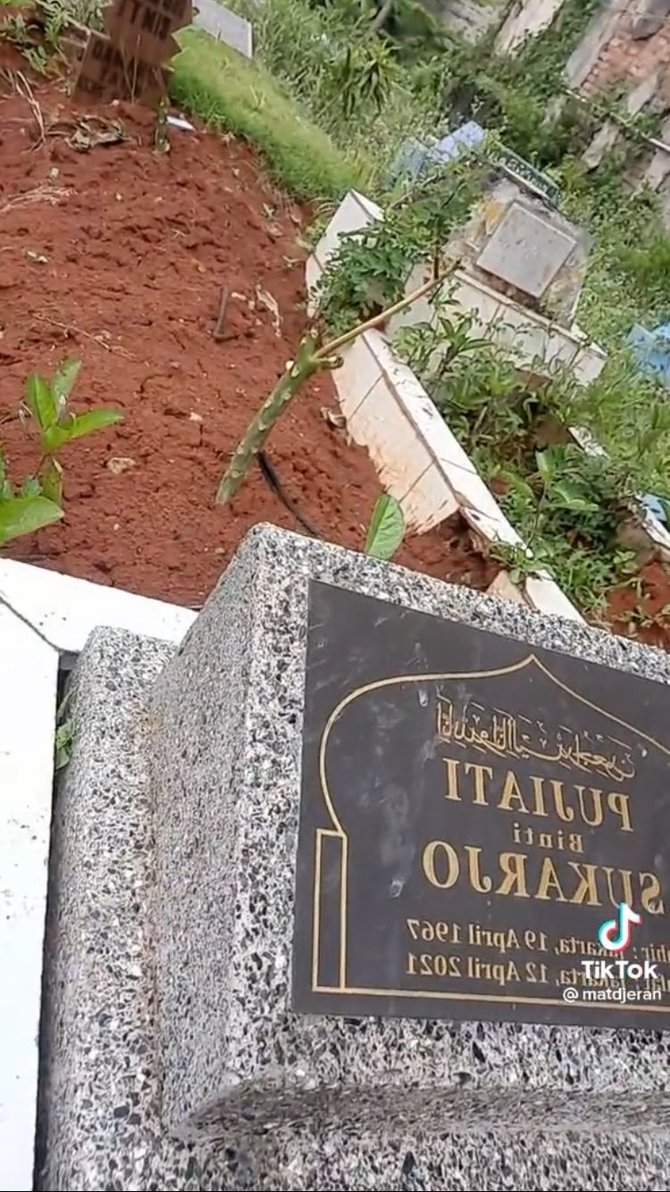 viral pria curhat di makam ibunya obrolannya bikin terenyuh