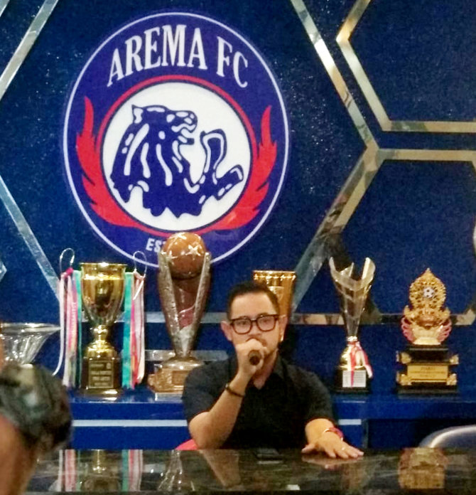 gilang juragan 99 mundur dari posisi presiden arema fc