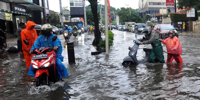 15 Rt Di Jakarta Tergenang Banjir Akibat Luapan Kali Ciliwung Ini