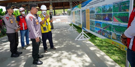 Momen Keakraban Kapolri Sigit dengan Para Anggota hingga Lesehan Makan Bareng