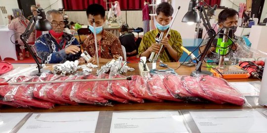 Kemensos Produksi Tongkat Pintar Penuntun Tunanetra Kartini, Ini Kecanggihannya