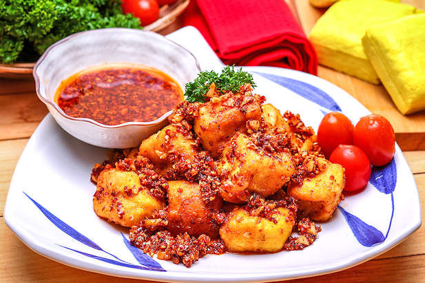 tahu pedas