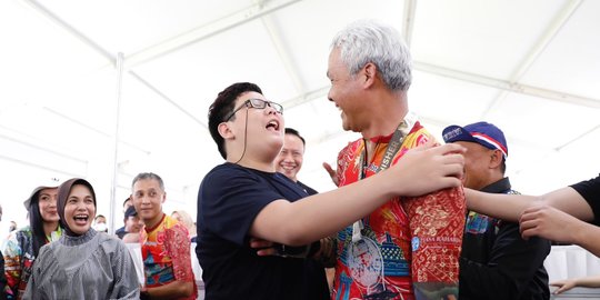 Momen Anak Berkebutuhan Kegirangan Mengenali Ganjar dari Rambut Putihnya