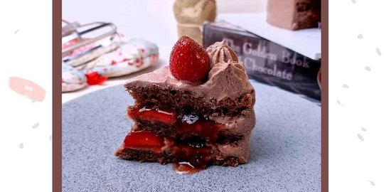 Bikin Tak Sabar Makan, Choco Strawberry Cake Ini Padukan Cokelat dan Stroberi Segar