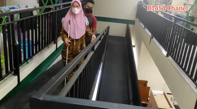 perjuangan sertu tni rizka nurjanah menghafal jalan pakai tongkat semasa hidup