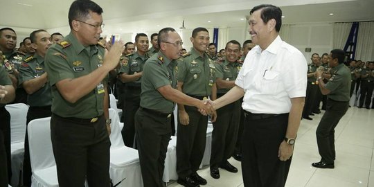 Luhut: Prajurit TNI-Polri Punya Posisi Sama, Jangan Ada Arogansi