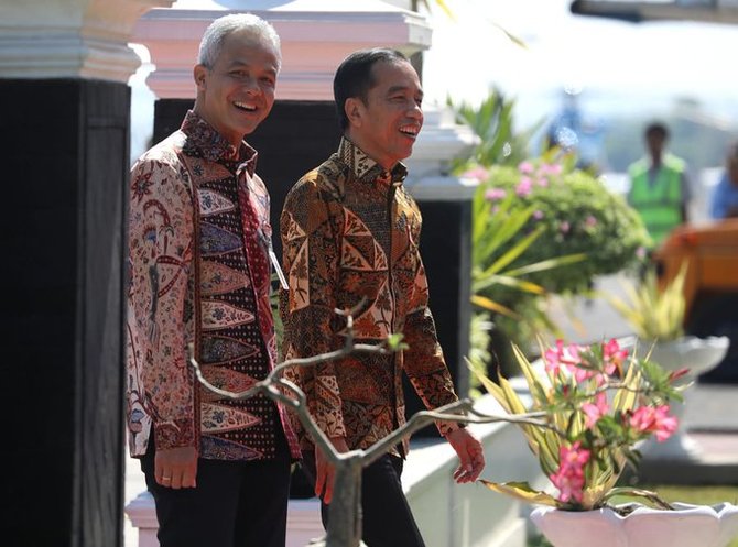 cek fakta hoaks foto artikel sebut ganjar dan jokowi ri 1 ri 2 pilpres 2024