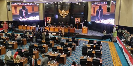 Heru Budi Bersama DPRD DKI Resmi Teken MoU KUA-PPAS 2023 Senilai Rp82,5 ...