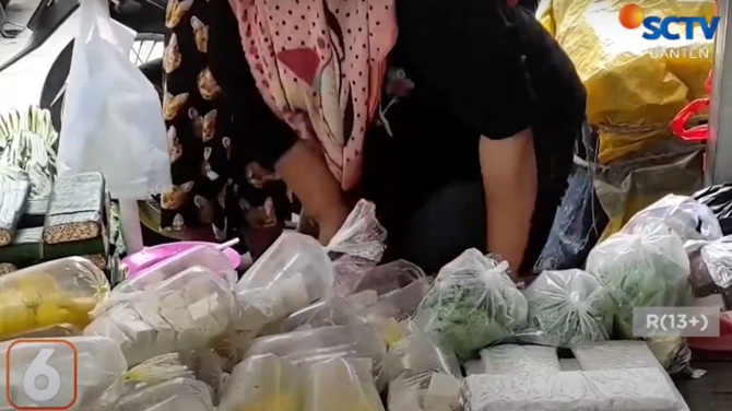 penjual tahu dan tempe di banten keluhkan harga kedelai