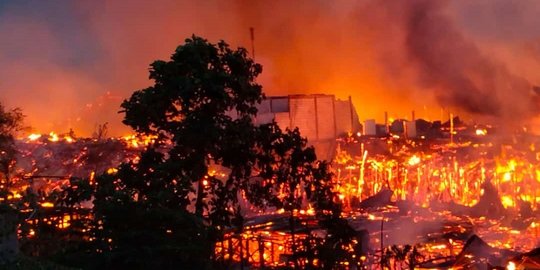 Si Jago Merah Lahap Puluhan Rumah dan Kios di Yapen, Satu Warga Luka Bakar 40 Persen