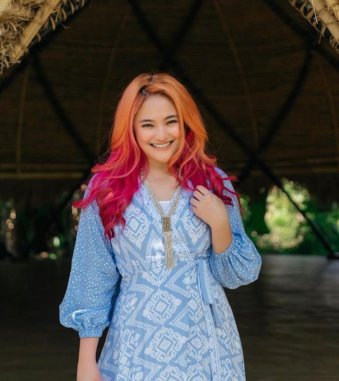 warna rambut marshanda